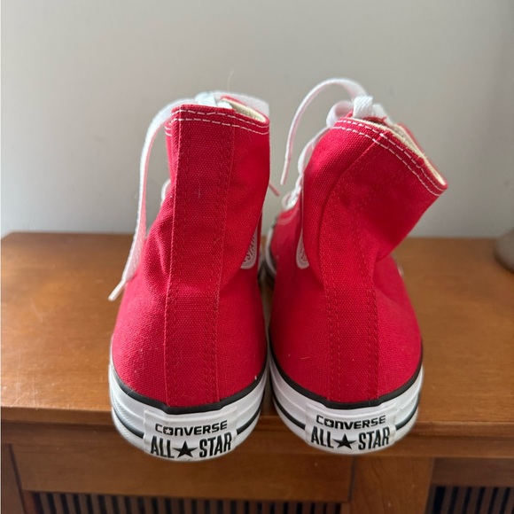 Converse Chuck Taylor All Star Men's 9.5 Red Canvas High Top Sneakers Worn Once - Picture 5 of 8